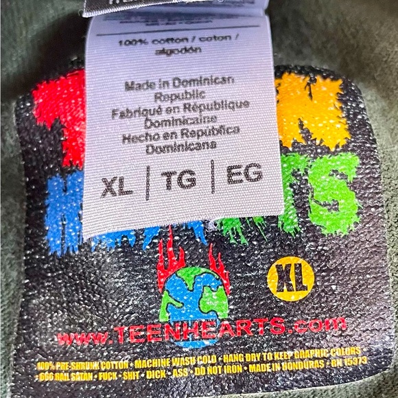 Teen Hearts men’s green shit happens but it’s okay size XL all cotton - Picture 3 of 3